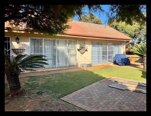 3 BEDROOM HOUSE FOR SALE IN BIRCHLEIGH